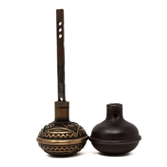 F. C. Linde Cir 1885 - 1892 Eastlake style Bronze floral motifs door Knobs - Picture 6 of 8